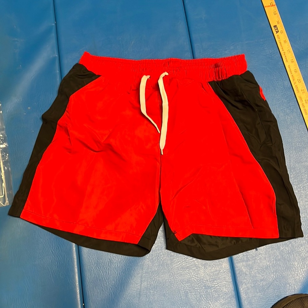Deenyt XXL swim trunks. Runs small. Never worn